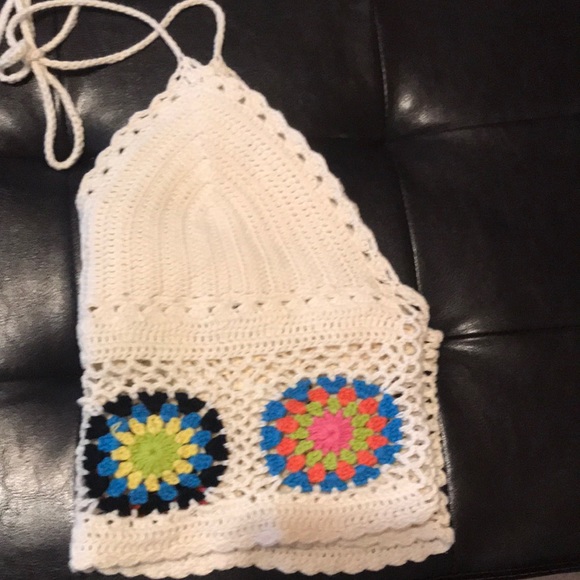 Crochet Halter Crop top - Picture 6 of 6